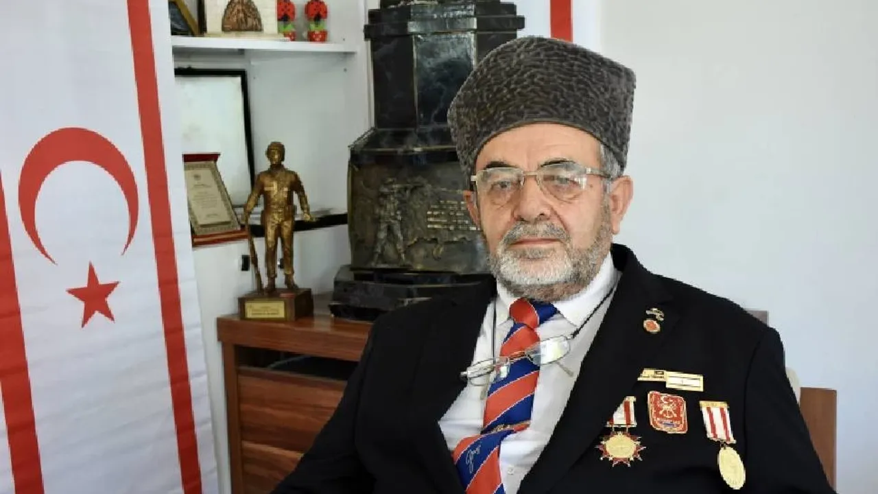 Kıbrıs'tan babasına gönderdiği mektupla şiir yazmaya başlayan gazi anılarını unutamıyor