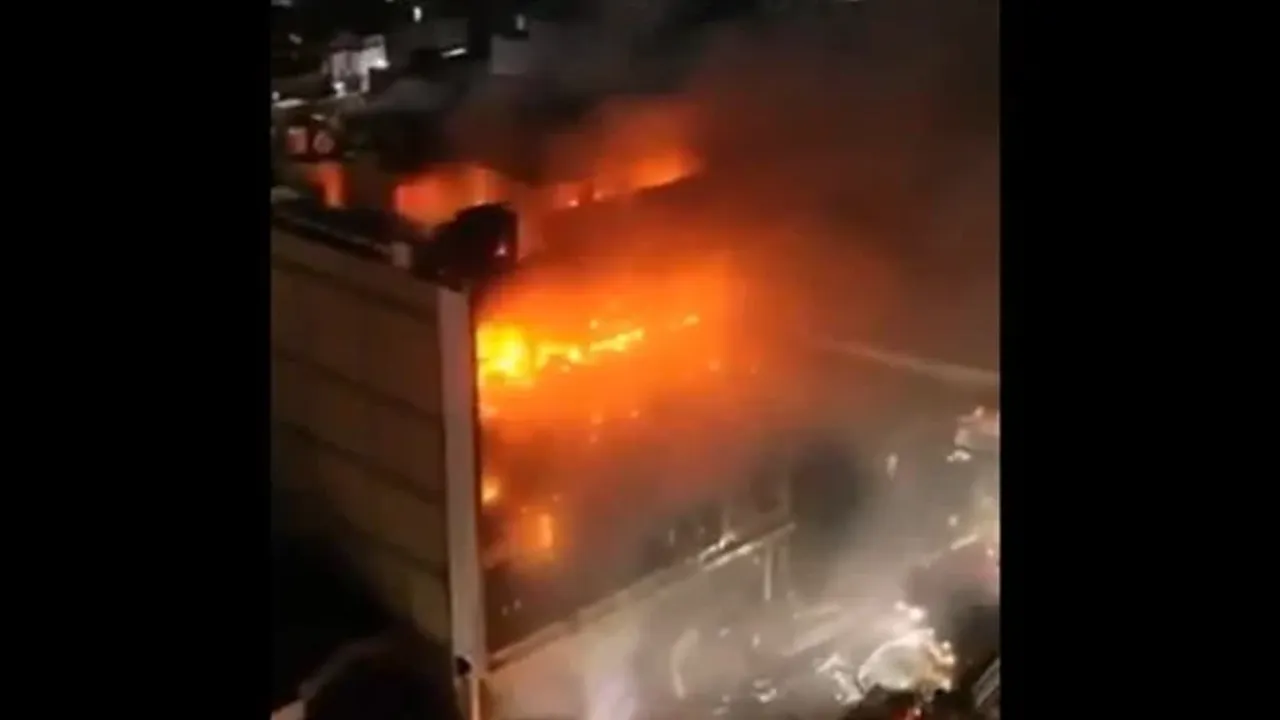 5 gün önce açılmış: Irak'taki AVM yangınında en az 60 kişi öldü