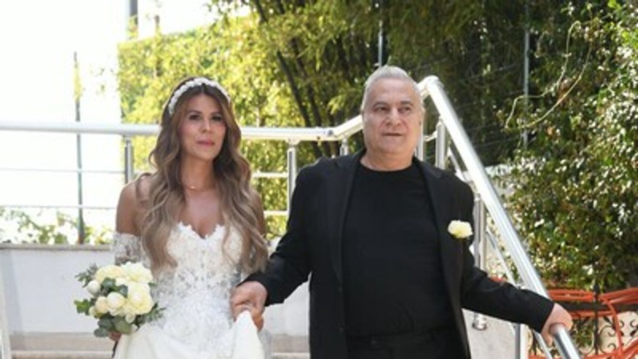6. kez nikah masasına oturdu: Mehmet Ali Erbil evlendi