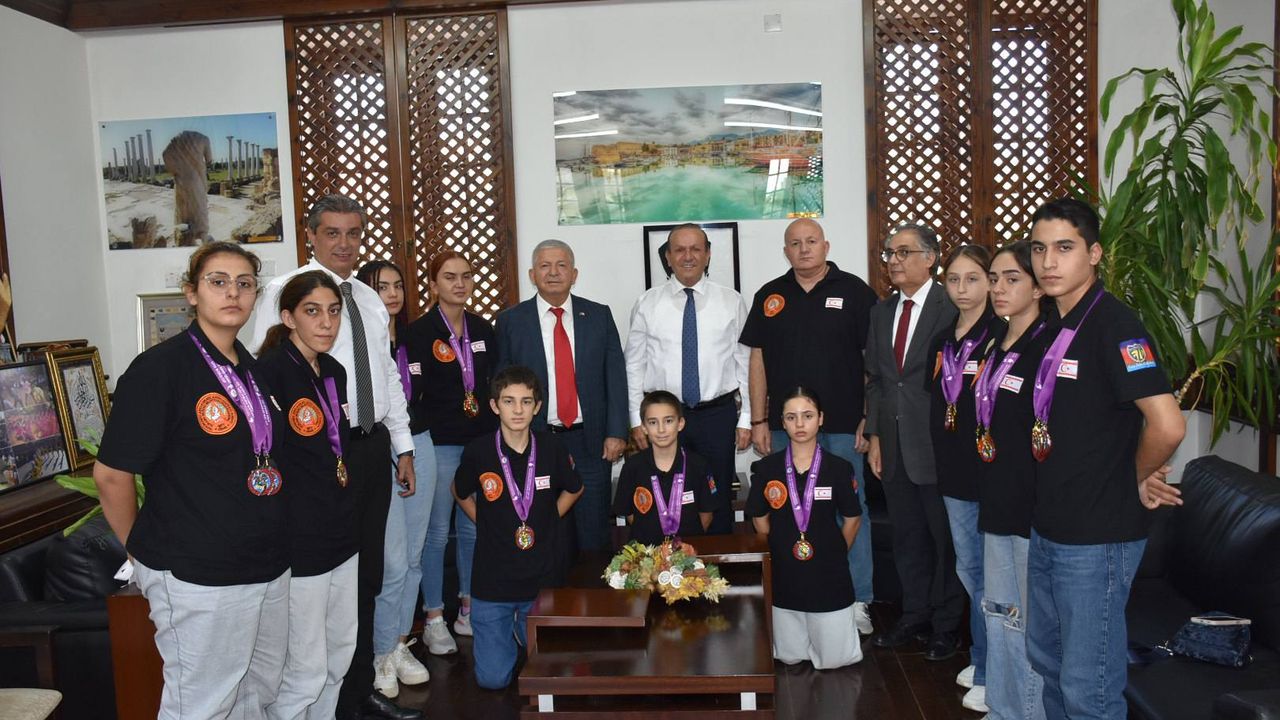 Ataoğlu, KKTC Taekwondo Milli Takımı’nı kabul etti