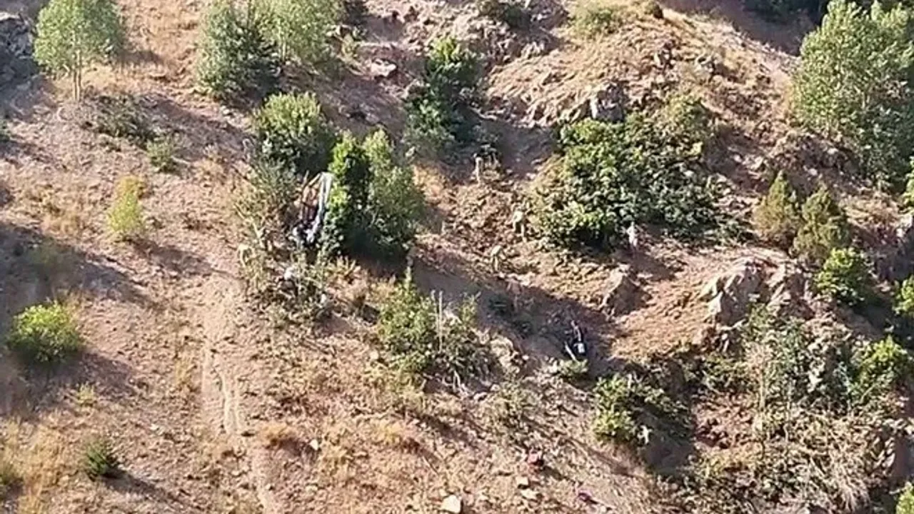 Sivas'ta işçi minibüsü uçuruma yuvarlandı: 3 ölü, 4'ü ağır 18 yaralı