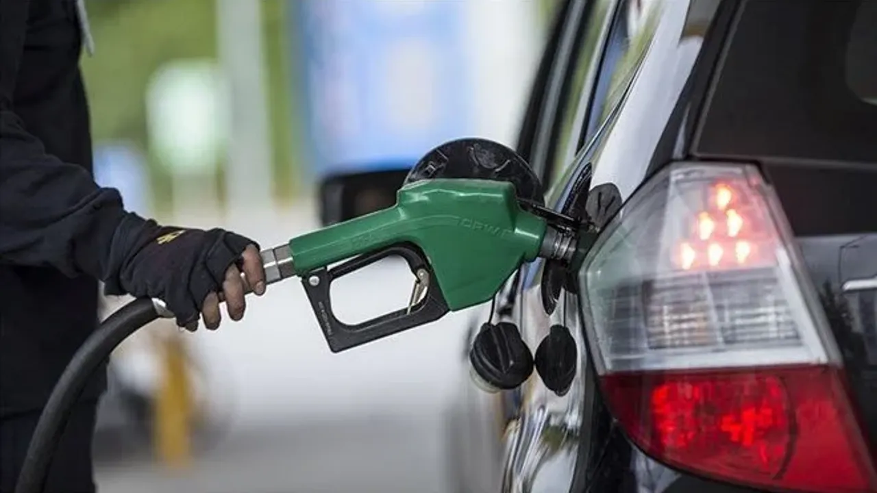 Türkiye'de benzine zam geliyor...