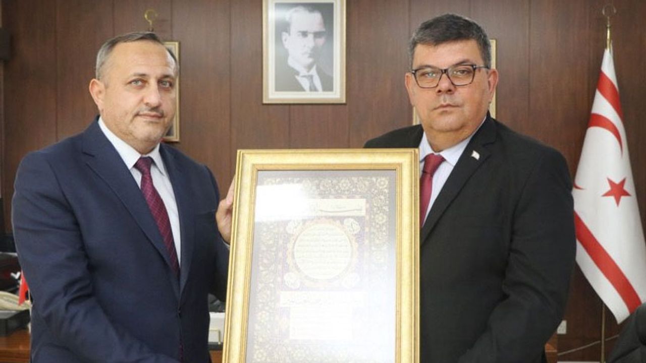 Maliye Bakanı Berova, Din İşleri Başkanı Moral'ı kabul etti...