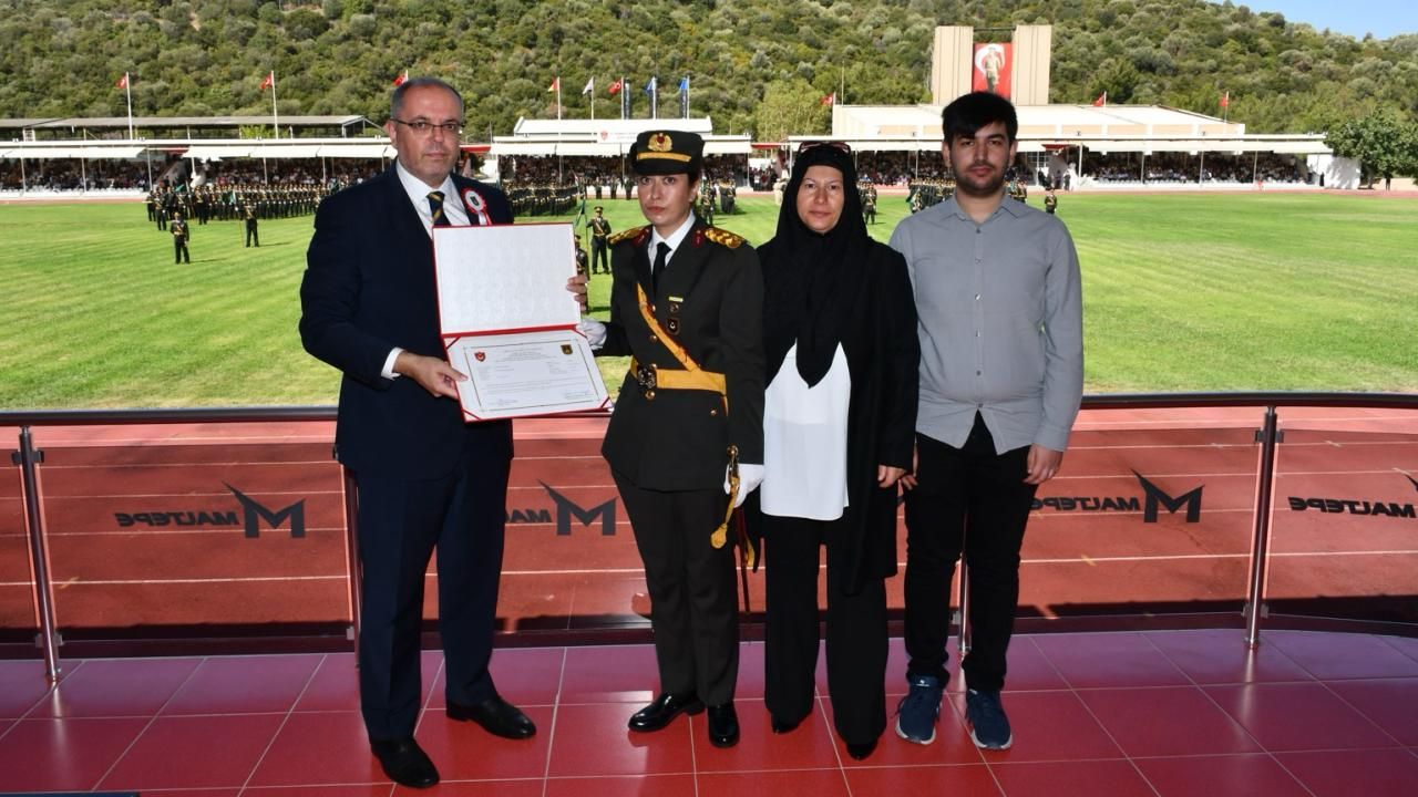 Şehit Ömer Halisdemir'in kızı teğmen oldu