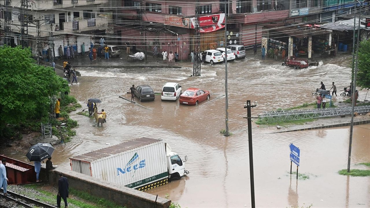 Pakistan’da muson yağmurları... Ölü sayısı 746’ya yükseldi