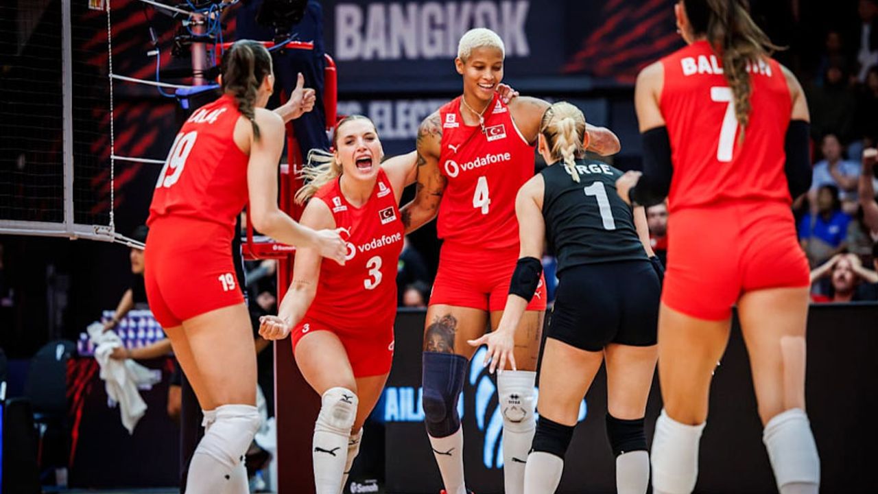 Sizinle gurur duyuyoruz: Filenin Sultanları dünya ikincisi!