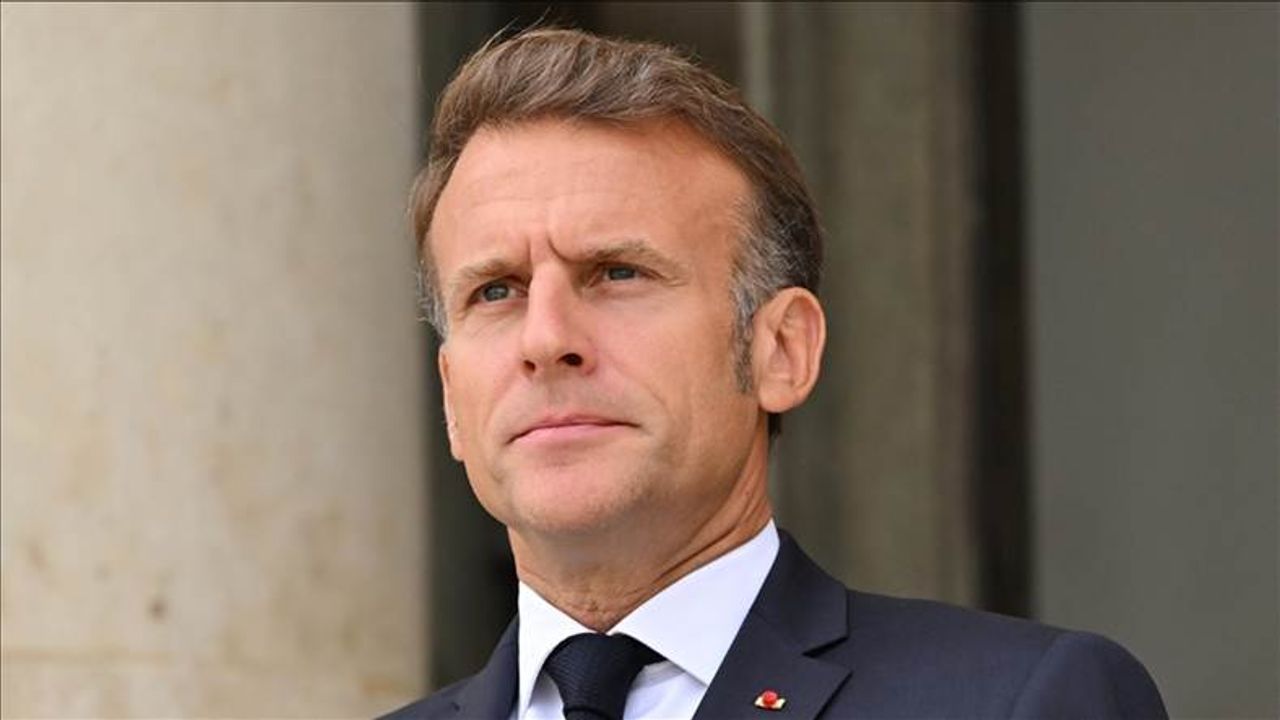 Macron'un yeni başbakan ataması bekleniyor