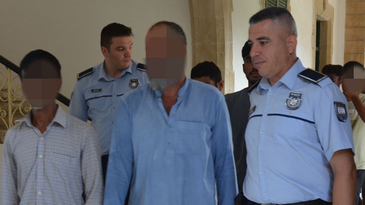 Lefkoşa, Gönyeli ve Haspolat’ta Kaçak Yaşam Operasyonu: 26 Kişi Tutuklandı