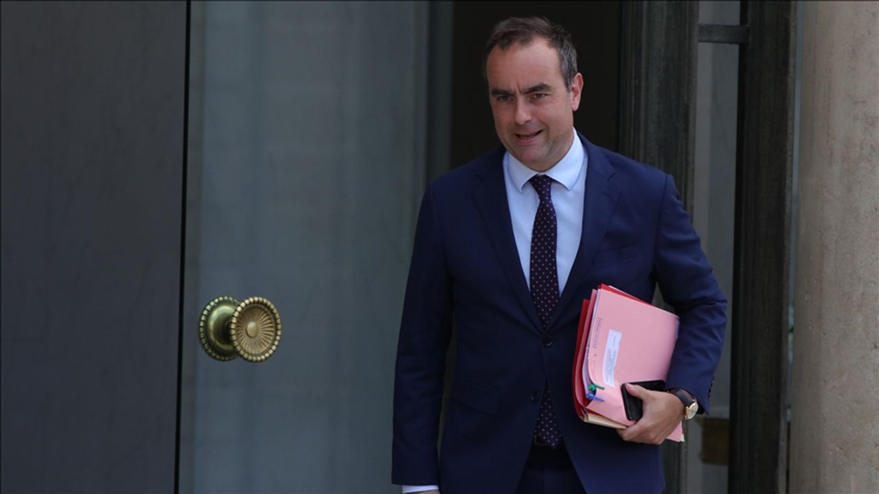 Macron, Sebastien Lecornu'yu yeni başbakan olarak atadı