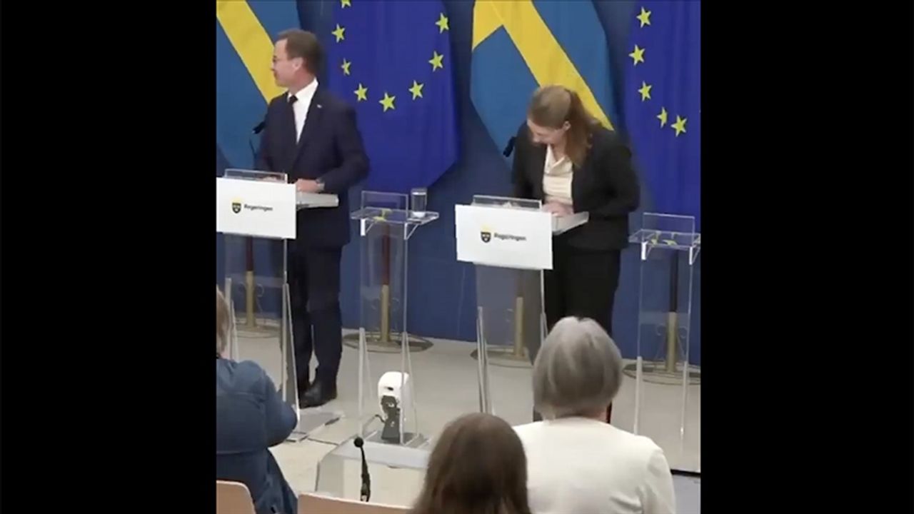 İsveç Sağlık Bakanı Lann basın toplantısı sırasında fenalaştı