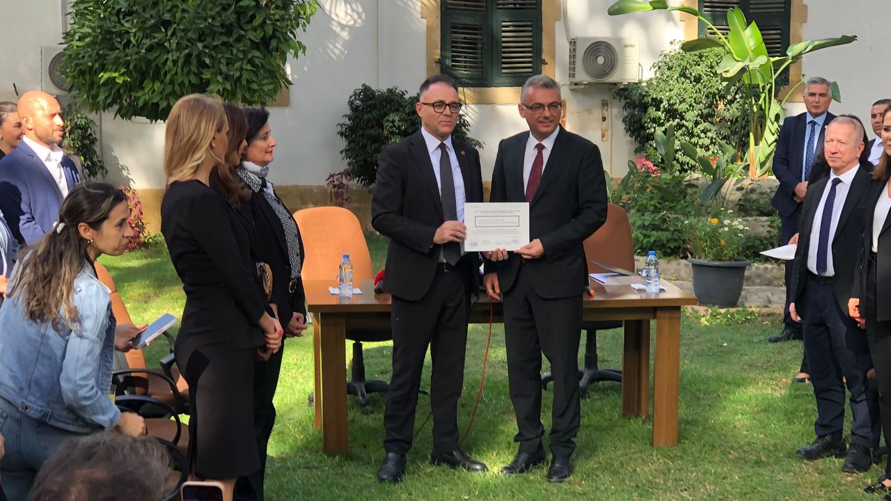 Erhürman mazbatasını aldı: Anayasanın üstünlüğünü korumaktan bir dakika bile vazgeçmeyeceğim