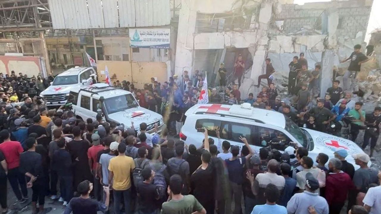 Gazze'de ateşkes: Rehine ve mahkûmlar serbest bırakılıyor