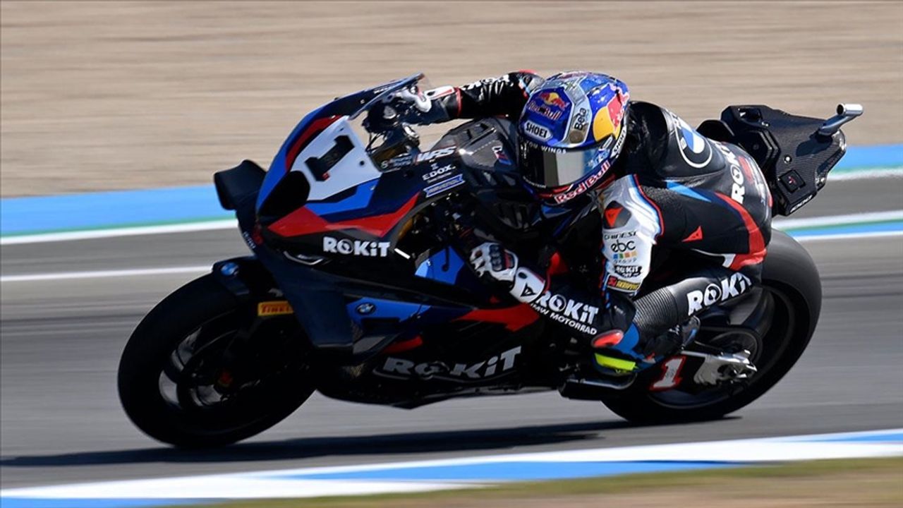 Toprak Razgatlıoğlu, İspanya'daki ilk yarışta ikinci oldu