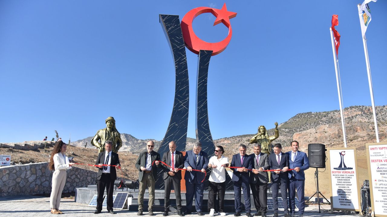 Sarı Çizmeli Mehmet Ağa Anıtı açıldı