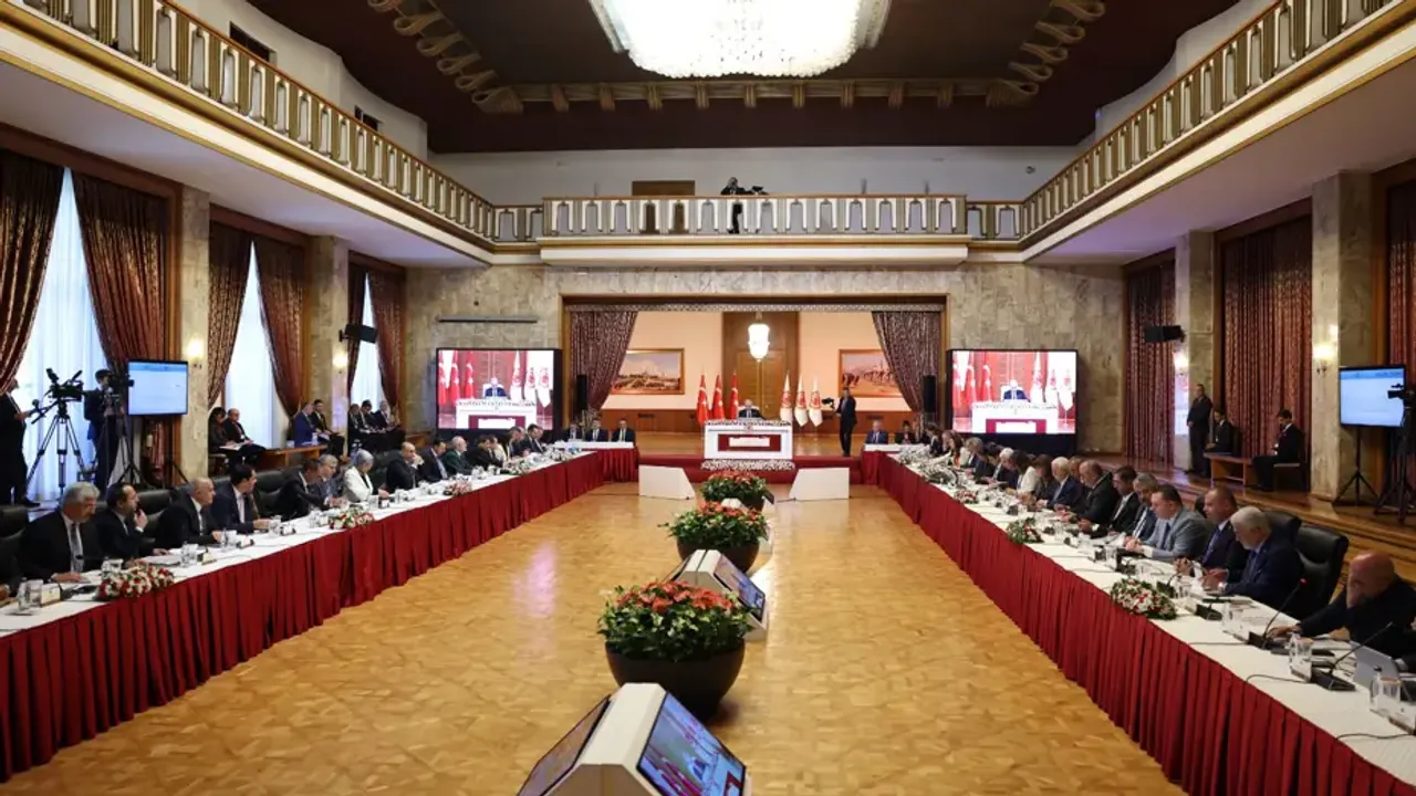 TBMM heyeti İmralı'ya gitti: "Sürecin ilerletilmesi için olumlu sonuç alındı"