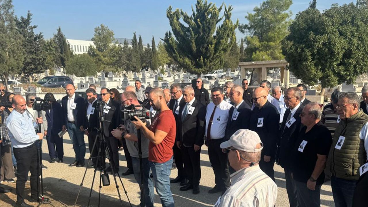 Zehra-Özker Özgür mezarları başında anıldı