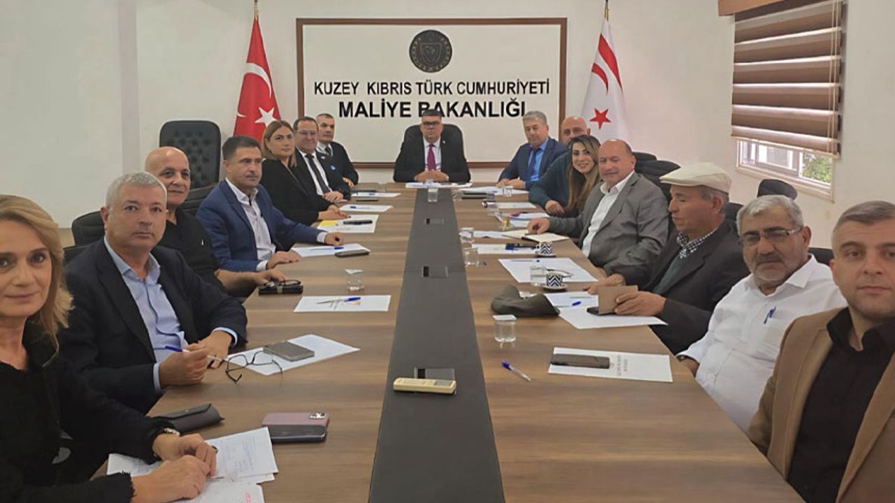 Maliye Bakanı Dr. Özdemir Berova, Ekonomik Örgütleri kabul etti