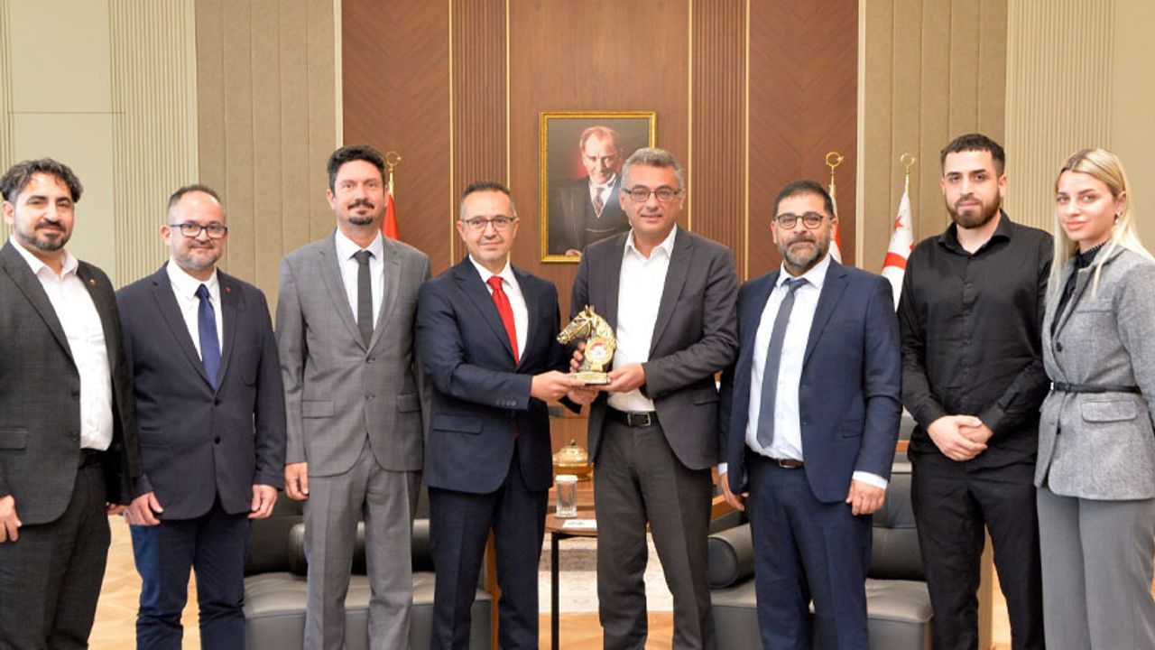 Cumhurbaşkanı Erhürman Satranç Federasyonu Heyetini Kabul Etti
