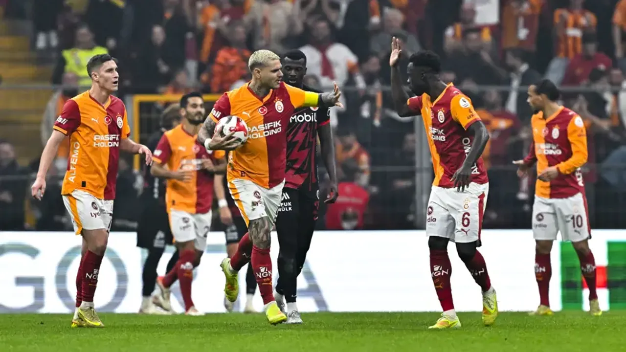 Galatasaray ikinci yarı döndü: 5 gol, 2 kırmızı kart