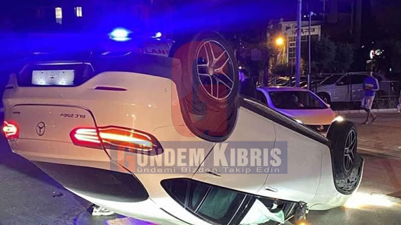 Girne’de Alkollü Sürücü Takla Attı, İki Kişi Yaralandı