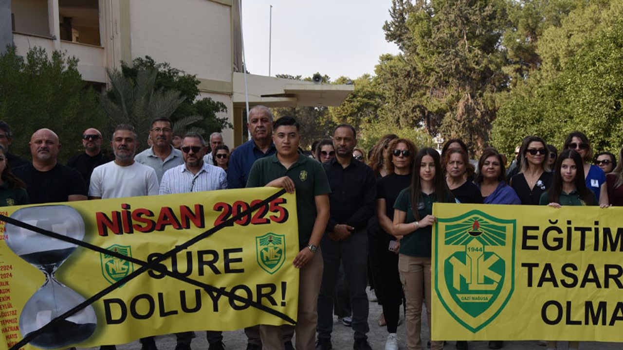 NKL Okul Aile Birliği, okul binası önünde basın açıklaması yaptı