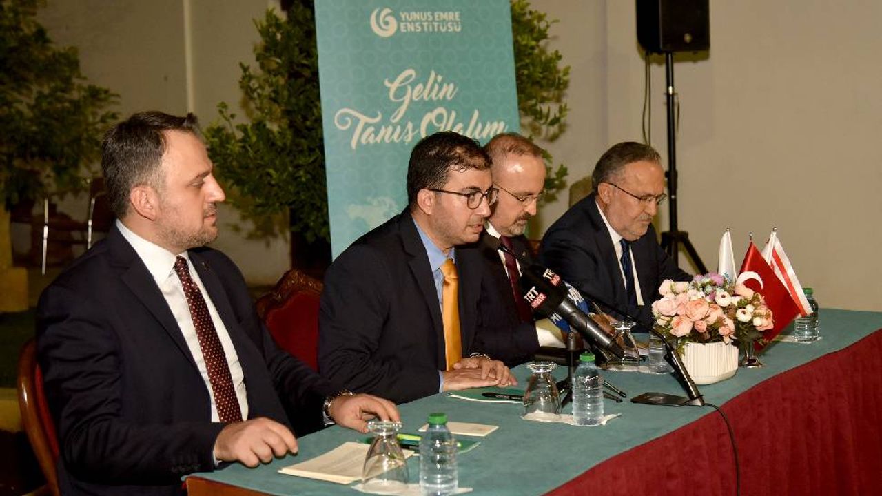 “Yakın Tarihimizde Demokrasi Mücadelesi” paneli yapıldı