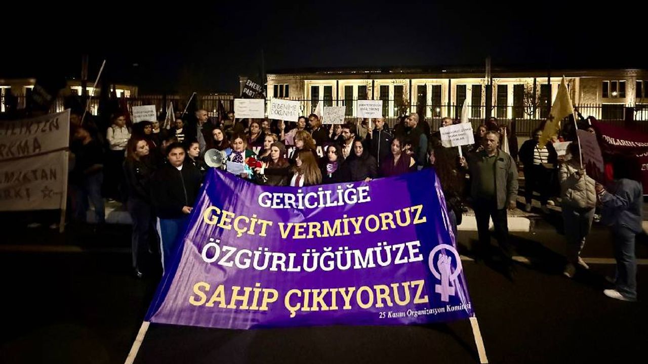 "Susmuyoruz, korkmuyoruz, itaat etmiyoruz!"