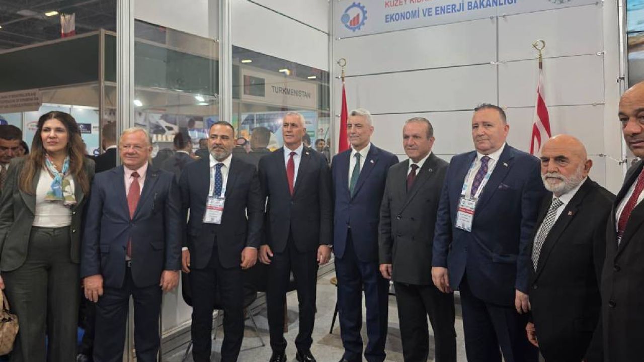 Bolat, Helal Expo Fuarı’nda KKTC standını ziyaret etti
