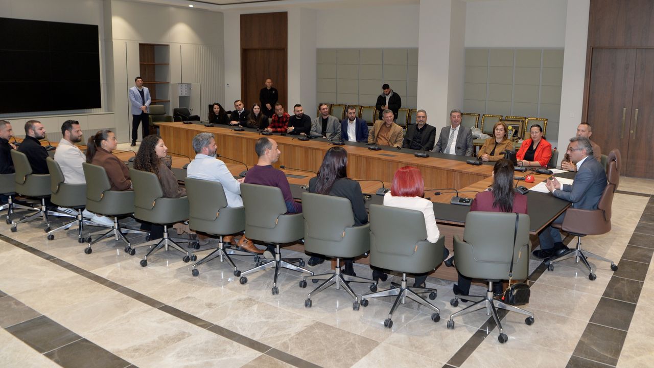 Erhürman: Halk dansları aracılığıyla Kıbrıs kültürü ve ülke tanıtımına katkı yapılıyor