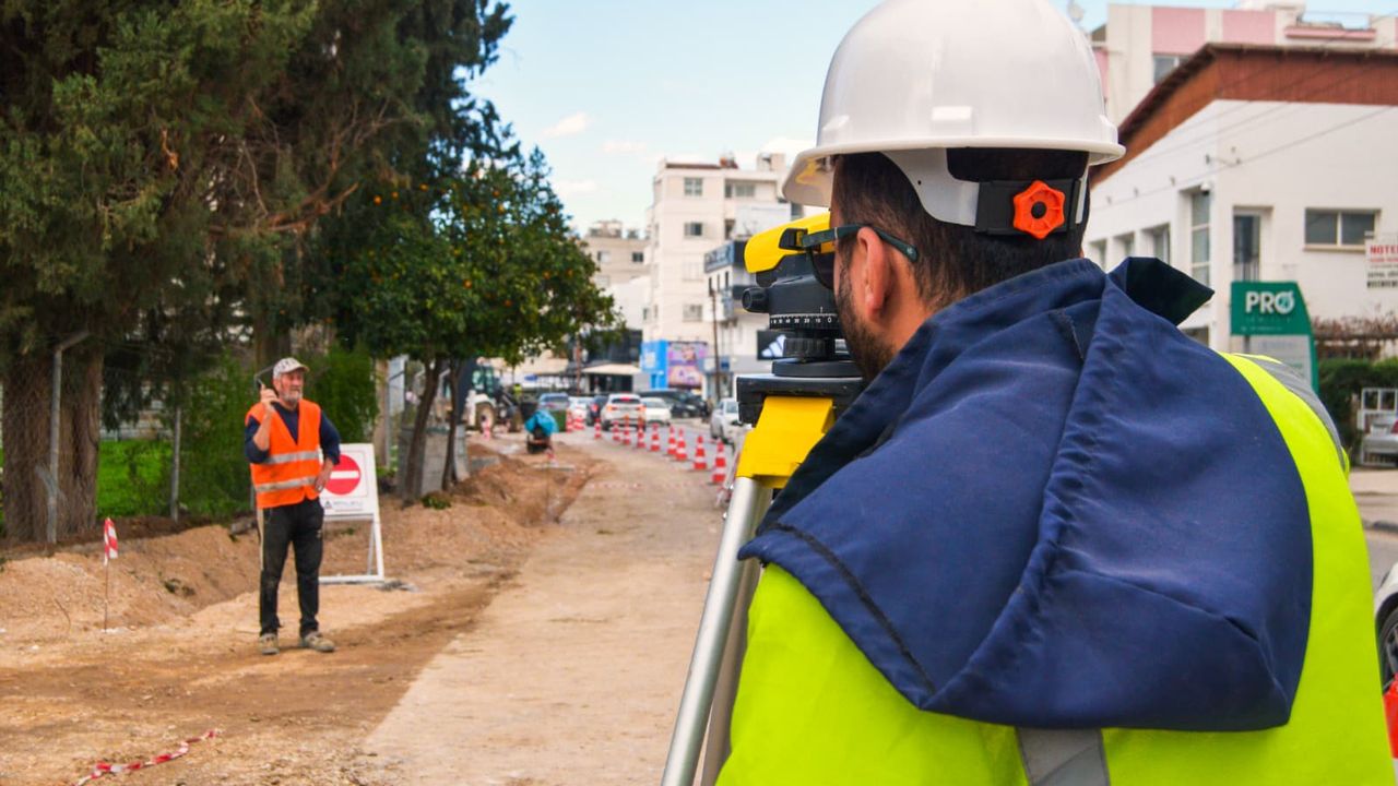 Mehmet Akif Caddesi 2. etap kaldırım çalışmaları başladı