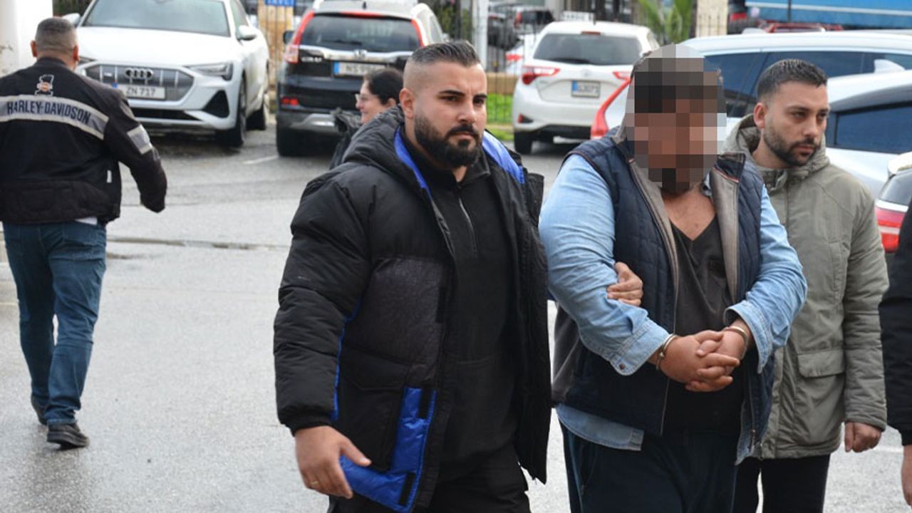 Uyuşturucu madde içerdiğine inanılan çubuk şekerle yakalandı!