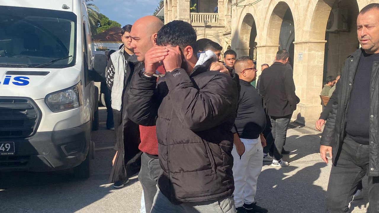 Girne’de silahlı ve tehdit içerikli olaylar zinciri: Zanlıya ek tutukluluk