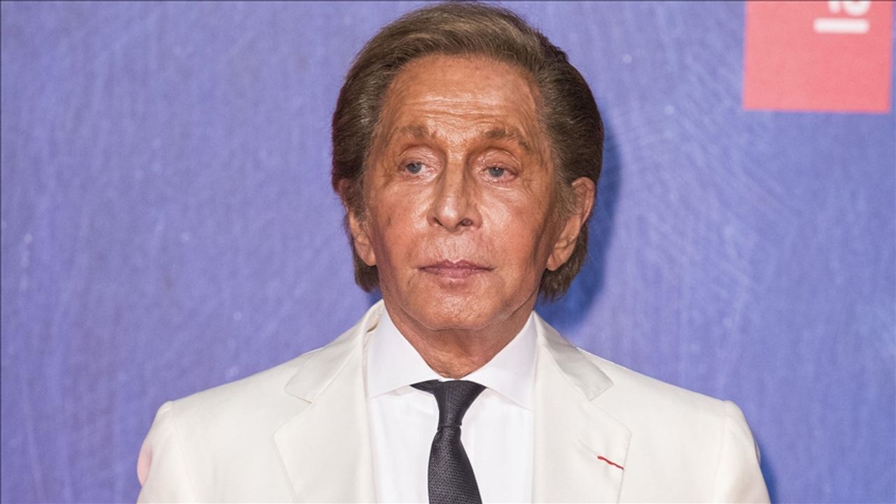 Ünlü İtalyan modacı Valentino hayatını kaybetti