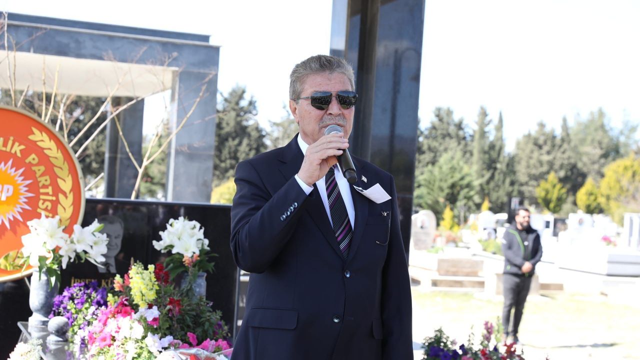 Ünal Üstel: Bir çok tarihi projemizin ilk adımını atan İrsen Küçük’ü rahmet ve minnetle anıyoruz