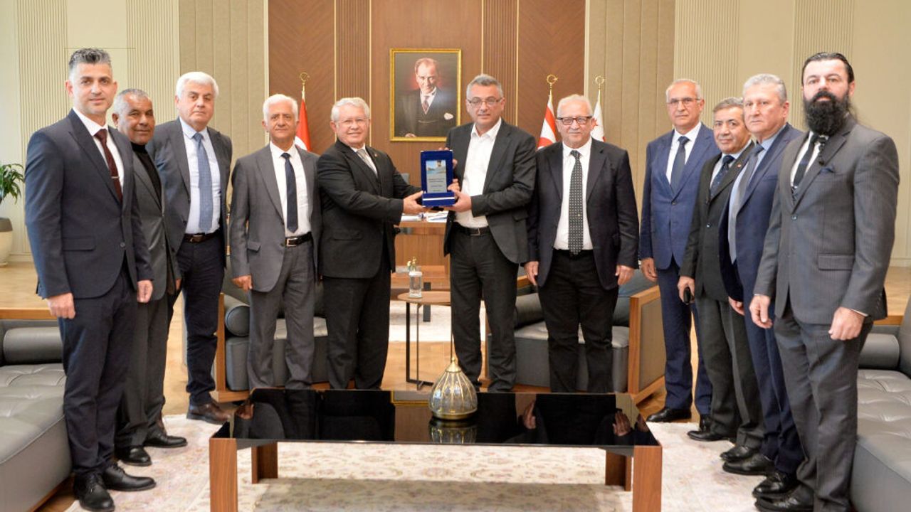 Erhürman, Atatürkçü Yurtsever Emekli Subay heyetini kabul etti