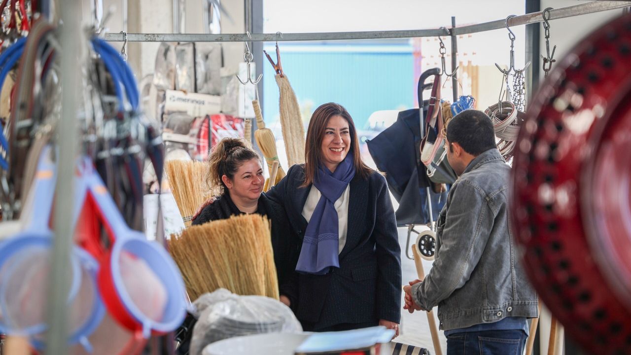 CTP Genel Başkanı Sıla Usar İncirli İskele’de esnafla buluştu