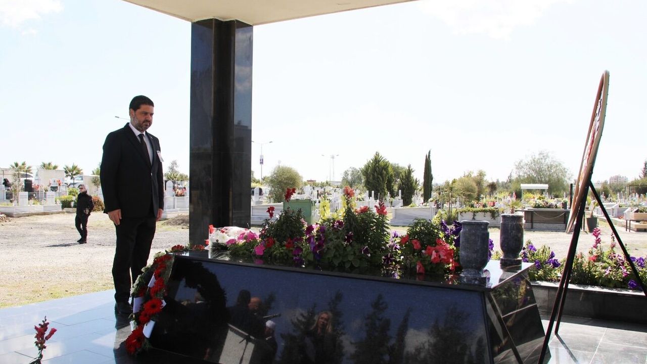 Savaşan, İrsen Küçük'ü andı: Onun emanet ettiği değerlere sahip çıkmayı sürdüreceğiz