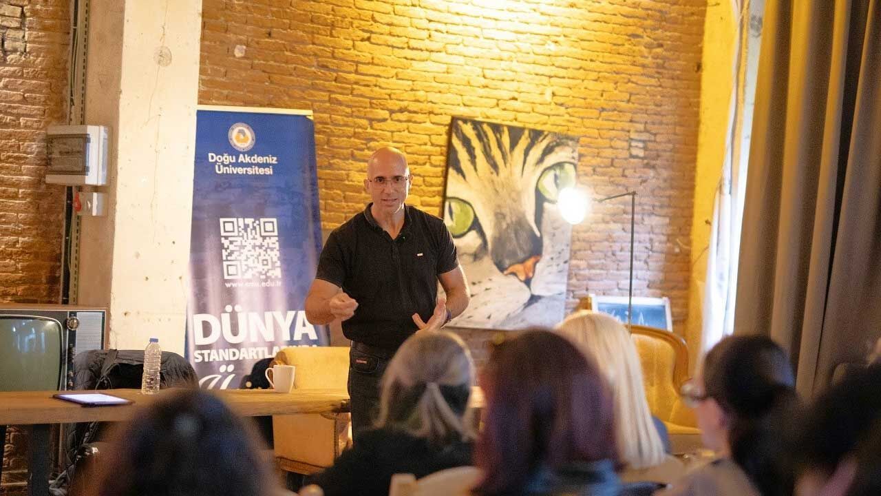 DAÜ Bilim Kafe’de yapay zeka tartışıldı