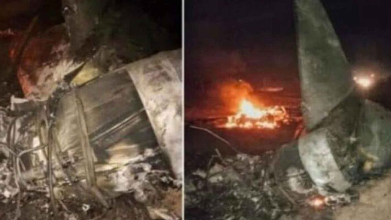 Hindistan'da düşen savaş uçağındaki iki pilot hayatını kaybetti