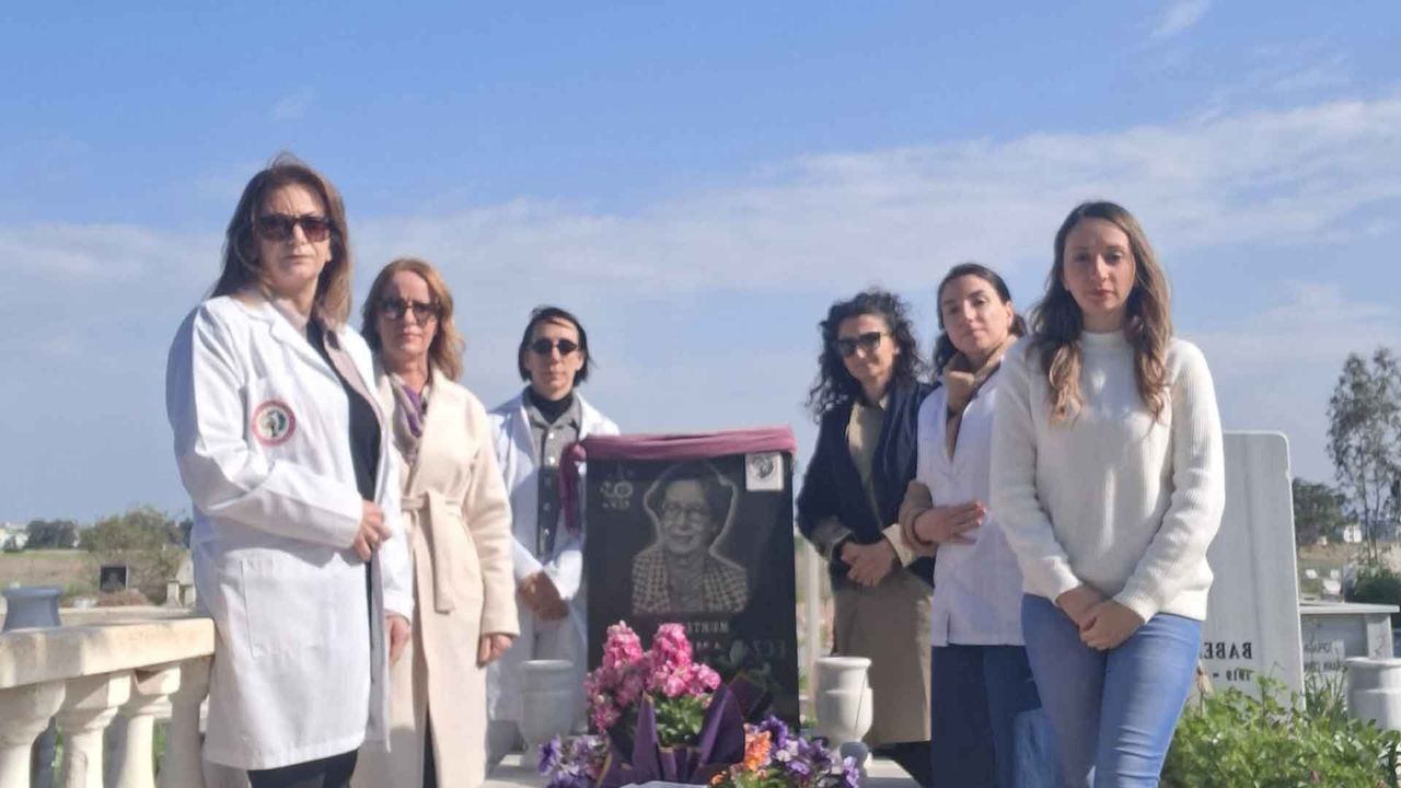 Kıbrıs Türk Eczacılar Birliği, Kamran Aziz’i vefatının 9’uncu yılında kabri başında andı