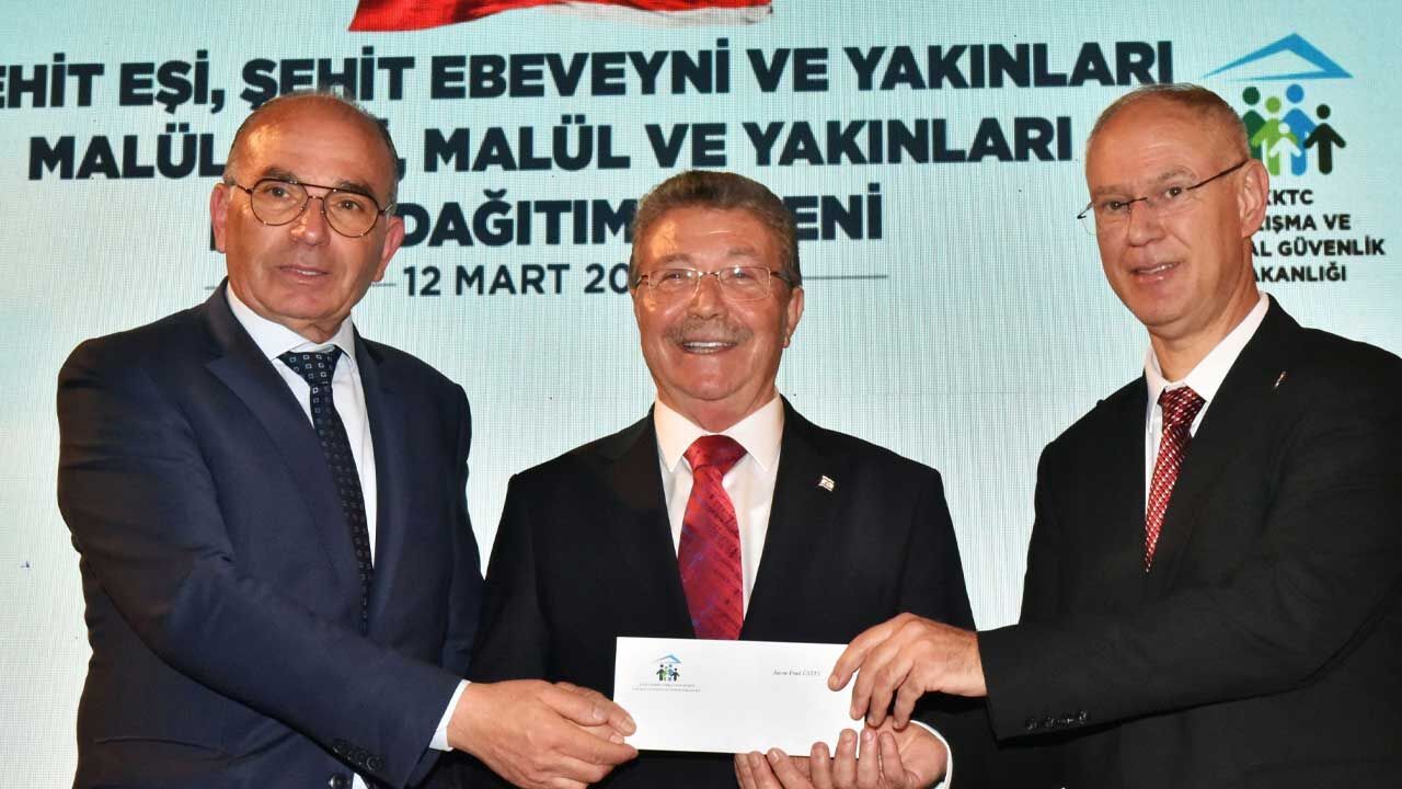 Şehit Eşi, Şehit Ebeveyni ve Yakınları, Malul, Malul Gazi ve Yakınları Kartı Dağıtım töreni yapıldı