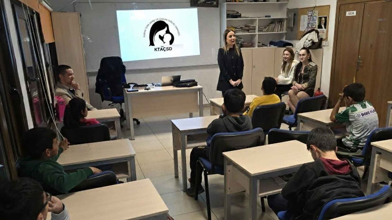 Uzmanlar çocukların ve ergenlerin beslenmesiyle ilgili eğitim verdi