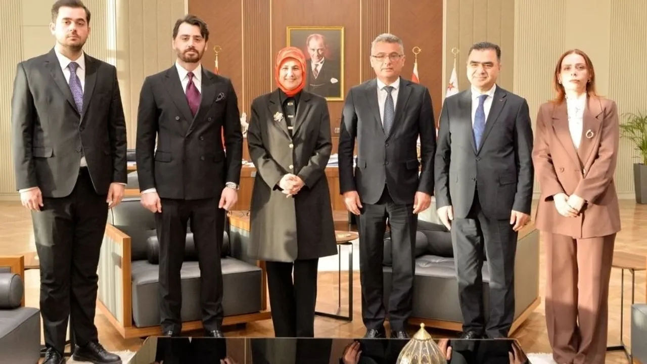 Tufan Erhürman, Kızılay Genel Başkanı Meriç’i kabul etti