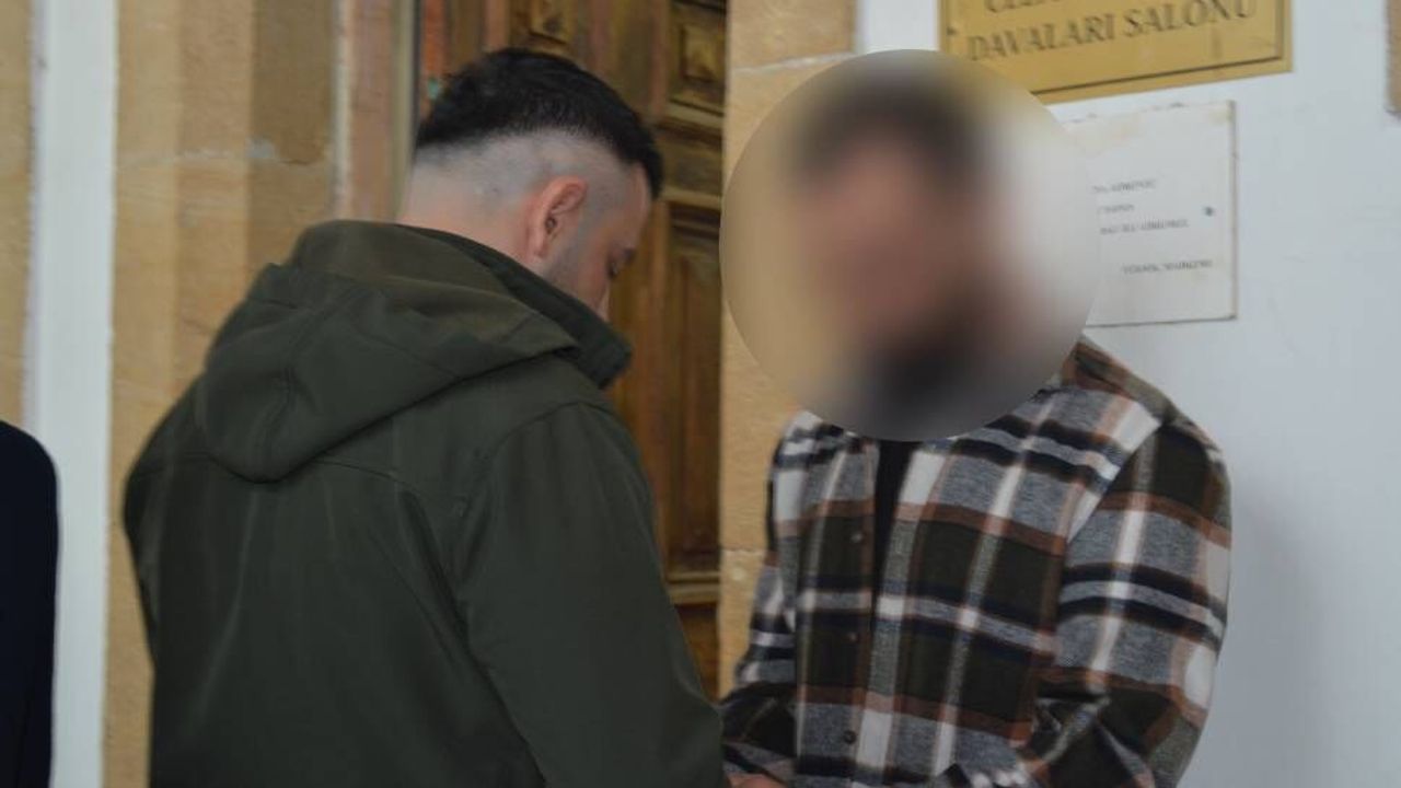 Uyuşturucuyu ayakkabısına sakladı