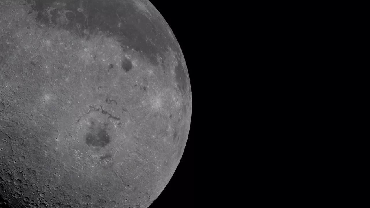 139 yıl sonra bir ilk: Ay’da futbol sahası büyüklüğünde yeni krater oluştu