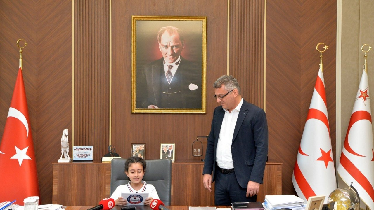 Cumhurbaşkanı Tufan Erhürman’ın koltuğuna Masal Şevki oturdu