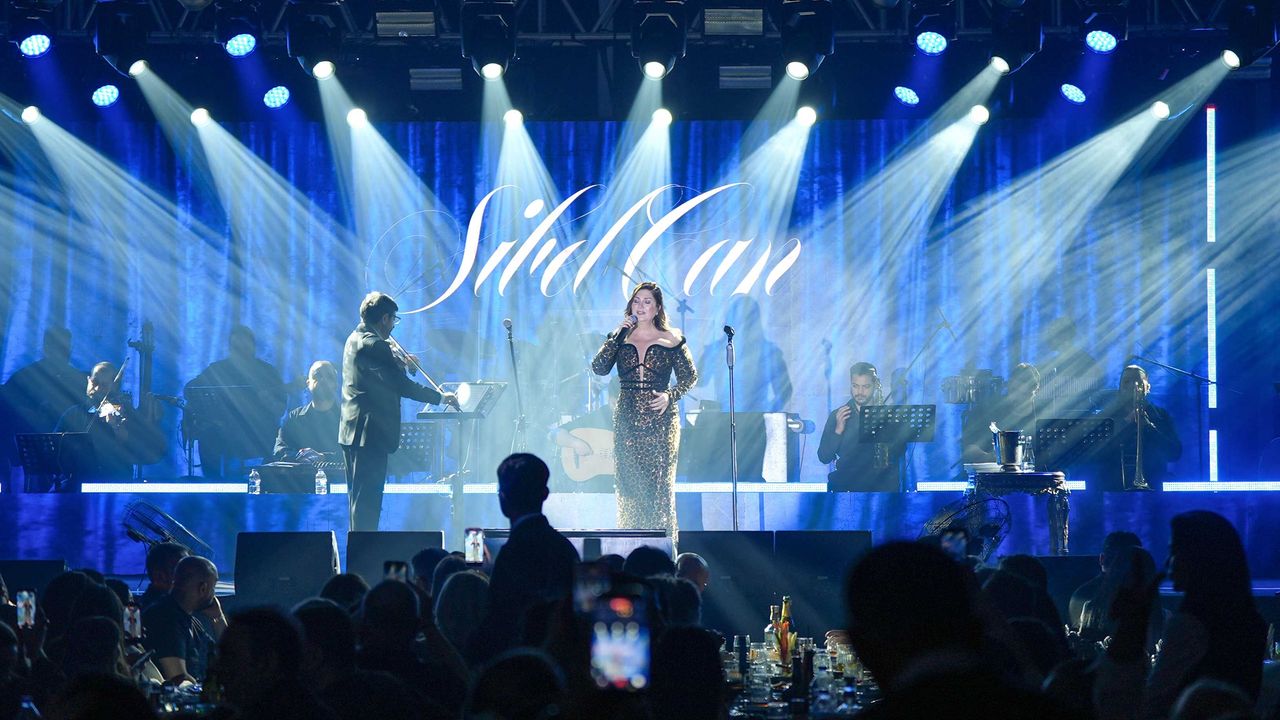 LES AMBASSADEURS SAHNESİNDE SİBEL CAN BÜYÜSÜ…