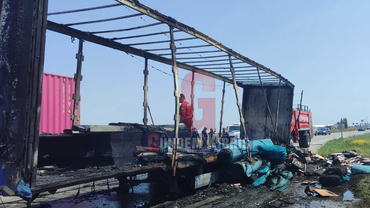 Seyir halindeki tır dorsesinde yangın… İşte detaylar...