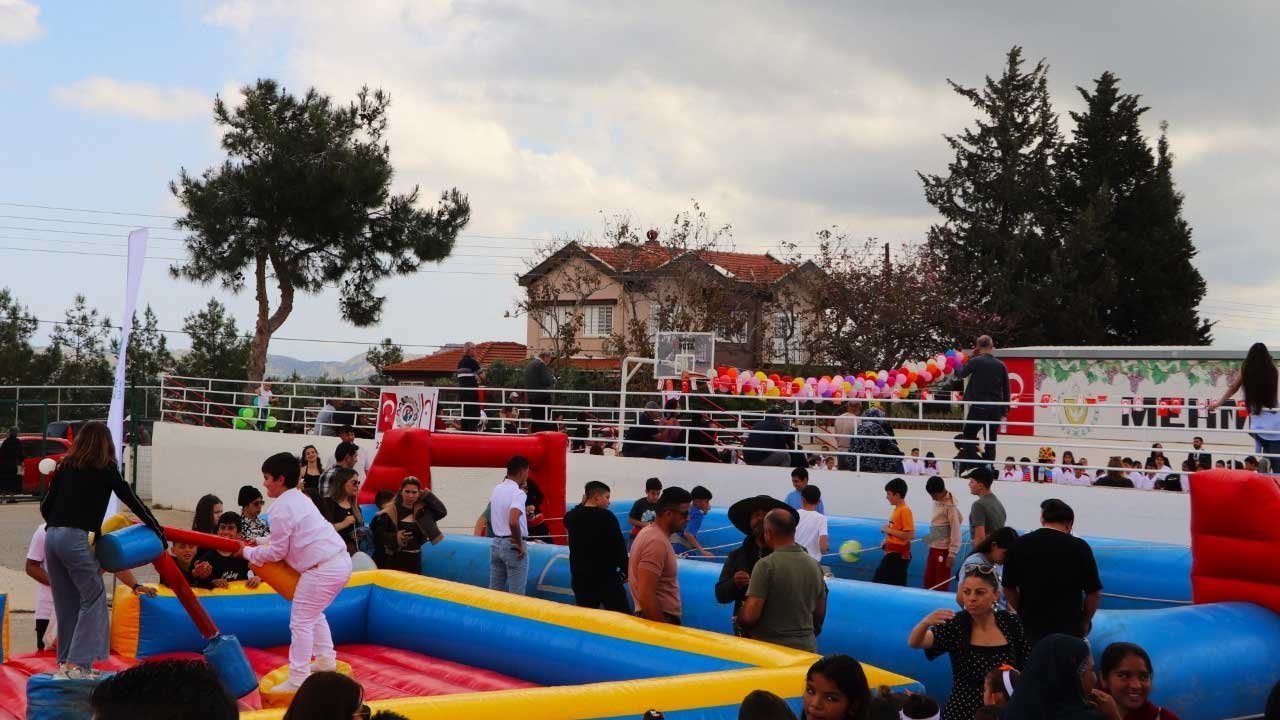 23 Nisan Coşkusu Mehmetçik İlkokulu’nu Sardı