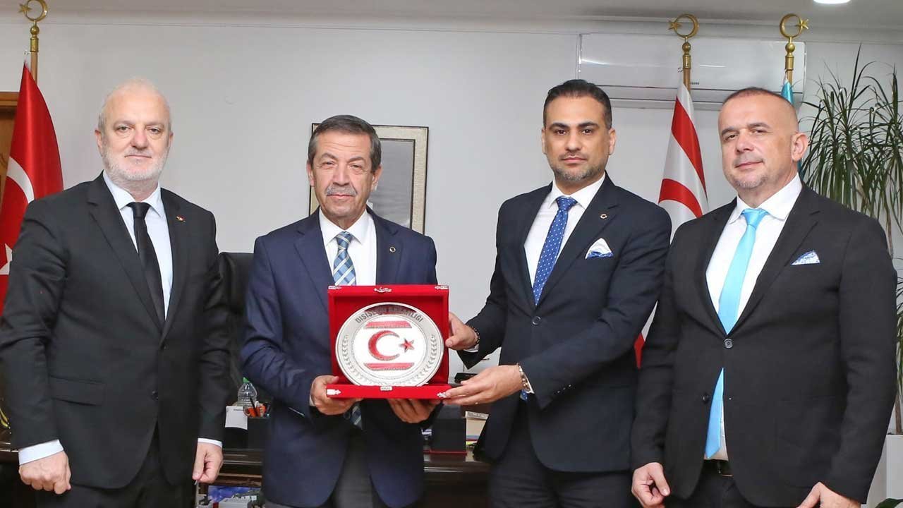 Dışişleri Bakanı Ertuğruloğlu, USKAİD heyetini kabul etti